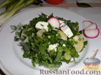 Фото к рецепту: Салат из зеленого лука, щавеля и брынзы