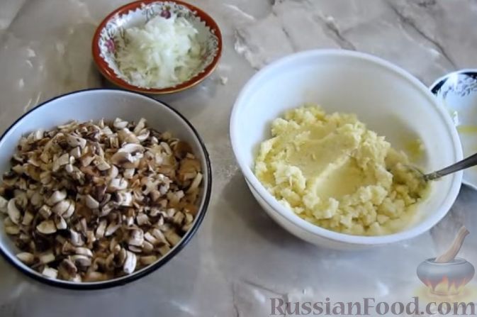 Ингредиенты для «Крокеты картофельные с грибами и сыром»: