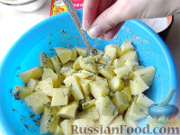 Фото приготовления рецепта: Картошка в рукаве (в аэрогриле) - шаг №5