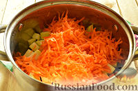 Фото приготовления рецепта: Салат из баклажанов и кабачков (на зиму) - шаг №4