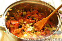 Фото приготовления рецепта: Салат из баклажанов и кабачков (на зиму) - шаг №10