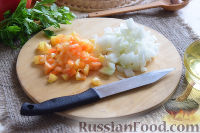 Фото приготовления рецепта: Патиссоны, фаршированные овощами (в мультиварке) - шаг №2