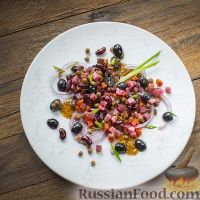 Фото приготовления рецепта: Салат с брокколи, кукурузой и яйцами - шаг №1