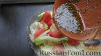 Фото приготовления рецепта: Салат из арбуза и мидий - шаг №7