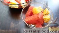 Фото к рецепту: Салат из арбуза с апельсинами, под медово-коричной заправкой