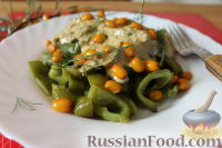 Фото приготовления рецепта: Салат из облепихи и печеного болгарского перца - шаг №11