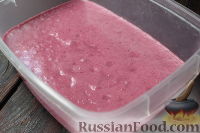 Фото приготовления рецепта: Сливочное мороженое из ежевики - шаг №9