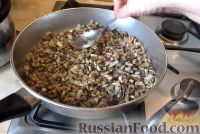 Фото приготовления рецепта: Картофельные крокеты с грибами (в духовке) - шаг №5