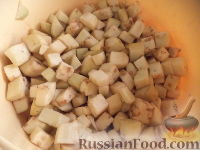 Фото приготовления рецепта: Овощное рагу с баклажанами, сладким перцем и картофелем - шаг №1