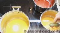 Фото приготовления рецепта: Сырники под нежным сметанным соусом - шаг №2