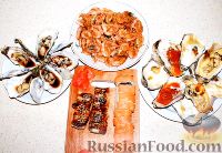 Фото приготовления рецепта: Запечённые кабачки-лодочки с мясным фаршем, помидорами и сыром - шаг №13