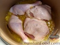 Фото приготовления рецепта: Курица по-еврейски (в мультиварке) - шаг №3