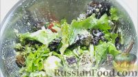 Фото приготовления рецепта: Салат из кальмаров - шаг №11