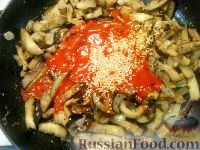 Фото приготовления рецепта: Баклажаны в томатном соусе - шаг №7