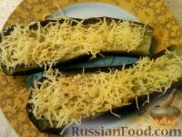 Фото приготовления рецепта: Отварные баклажаны с сыром и чесночным соусом - шаг №8