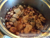 Фото приготовления рецепта: Свинина с фасолью - шаг №9