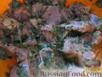 Фото приготовления рецепта: Шашлык в духовке, с кинзой, петрушкой и сельдереем - шаг №4