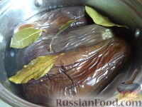 Фото приготовления рецепта: Баклажаны, соленые с чесноком - шаг №10