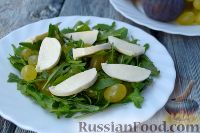 Фото приготовления рецепта: Салат с инжиром и моцареллой - шаг №3