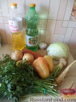 Фото приготовления рецепта: Салат из капусты, сладкого перца, моркови и лука - шаг №1