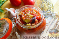 Фото к рецепту: Салат из огурцов и баклажанов в томатном соусе (на зиму)