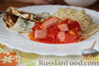 Фото к рецепту: Омлет со спагетти под соусом из помидоров черри