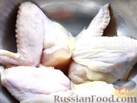 Фото приготовления рецепта: Куриные крылышки в медово-соевом соусе - шаг №1