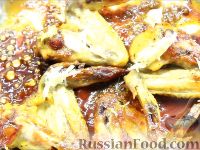 Фото приготовления рецепта: Куриные крылышки в медово-соевом соусе - шаг №6