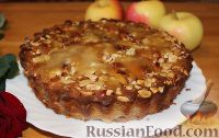 Фото к рецепту: Яблочный пирог с арахисом и карамелью