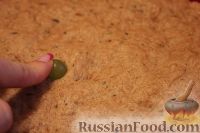 Фото приготовления рецепта: Фокачча из цельнозерновой муки, с виноградом - шаг №11