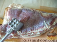 Фото приготовления рецепта: Ароматная свиная грудинка, запеченная в рукаве - шаг №2
