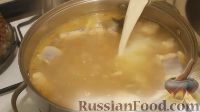 Фото приготовления рецепта: Финский сливочный суп с лососем (Лохикейто) - шаг №11