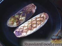 Фото приготовления рецепта: Баклажаны, печенные на сковороде, без масла - шаг №5
