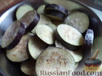 Фото приготовления рецепта: Жареные баклажаны - шаг №3