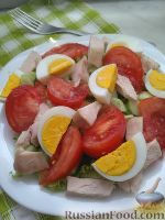 Фото к рецепту: Легкий салат с копченой курицей