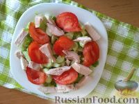 Фото приготовления рецепта: Легкий салат с копченой курицей - шаг №3
