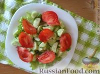 Фото приготовления рецепта: Легкий салат с копченой курицей - шаг №2