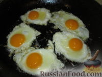 Фото приготовления рецепта: Яйца в "карпионе" (carpione) - шаг №1