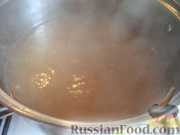 Фото приготовления рецепта: Гороховый суп с копченостями - шаг №4