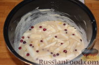 Фото приготовления рецепта: Пирог с грушами и клюквой (в мультиварке) - шаг №7