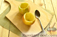 Фото приготовления рецепта: Яблоки, запеченные с творогом, в духовке - шаг №3