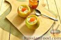 Фото приготовления рецепта: Яблоки, запеченные с творогом, в духовке - шаг №5