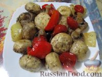 Фото к рецепту: Овощное рагу с шампиньонами "Грибная поляна"