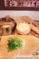 Фото приготовления рецепта: Цельнозерновая лепешка с сыром и зеленым луком - шаг №7