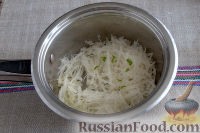 Фото приготовления рецепта: Крем-суп с кольраби и плавленым сырком - шаг №3