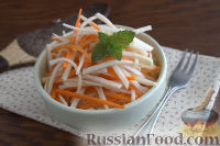 Фото приготовления рецепта: Салат с кольраби и морковью (по-корейски) - шаг №10