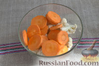 Фото приготовления рецепта: Маринованные пикули из цветной капусты, моркови и перца - шаг №3