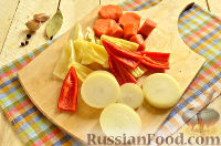 Фото приготовления рецепта: Кольраби, маринованная с перцем и морковью - шаг №4