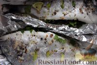 Фото приготовления рецепта: Рыба дорадо, запеченная в фольге - шаг №8