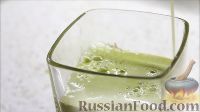Фото приготовления рецепта: Витаминный смузи из яблок и зелени - шаг №2
